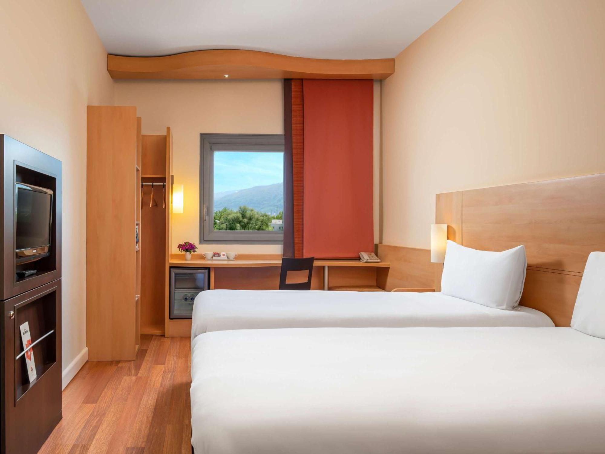Ibis Hotel 3*