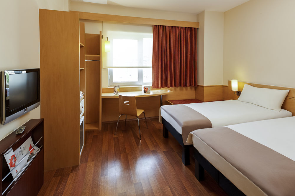 Ibis 3*